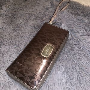 Michael Kors wallet/wristlet